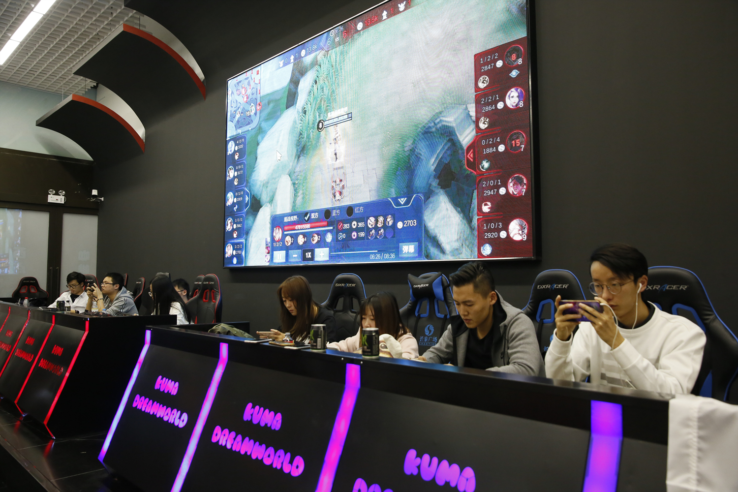 B8 晋级 CCT 全球总决赛 2025 上半区决赛